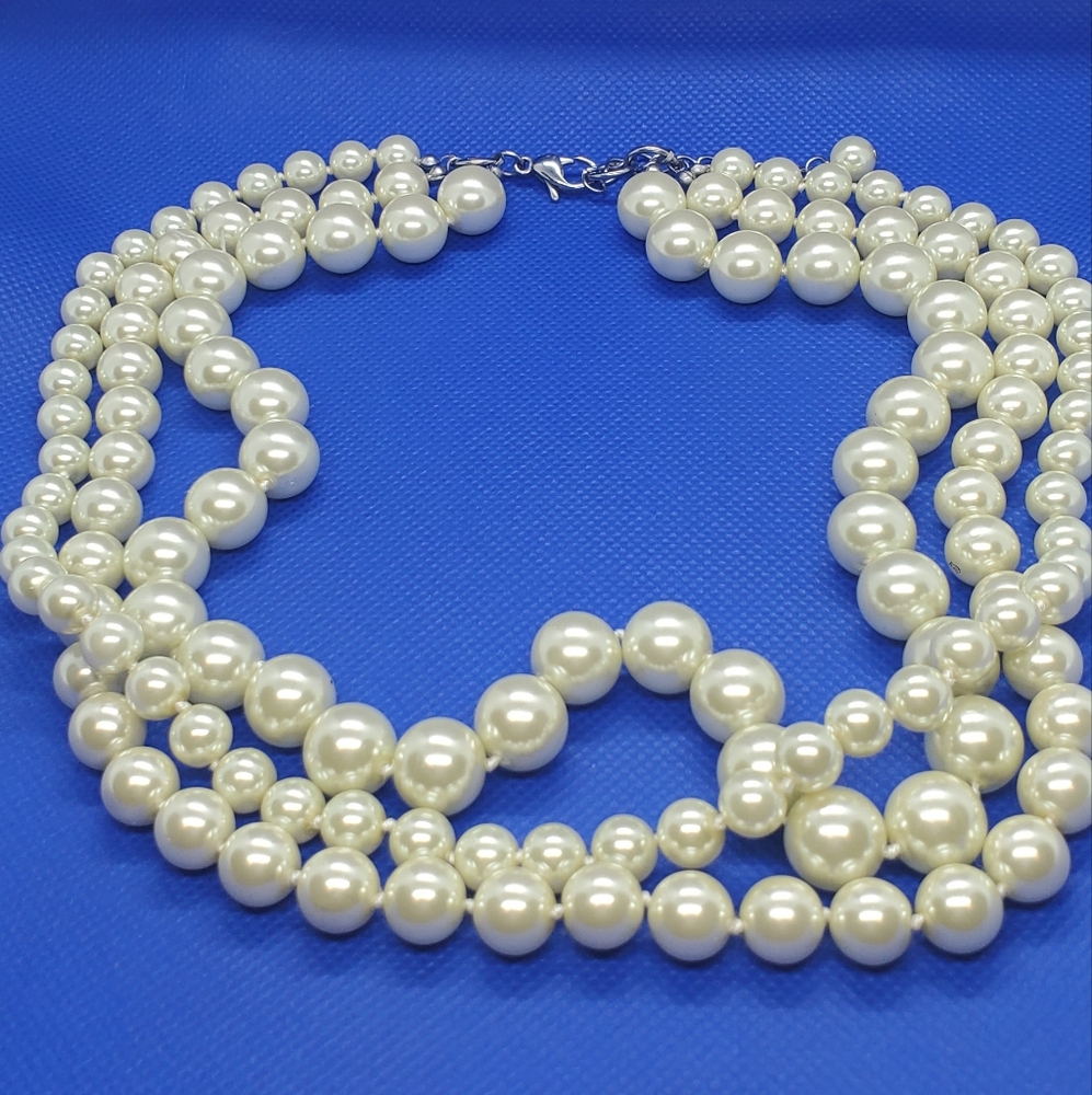 GiuliA Necklace Cream Multi-Strand Pearl Necklace with Lustrous Finish